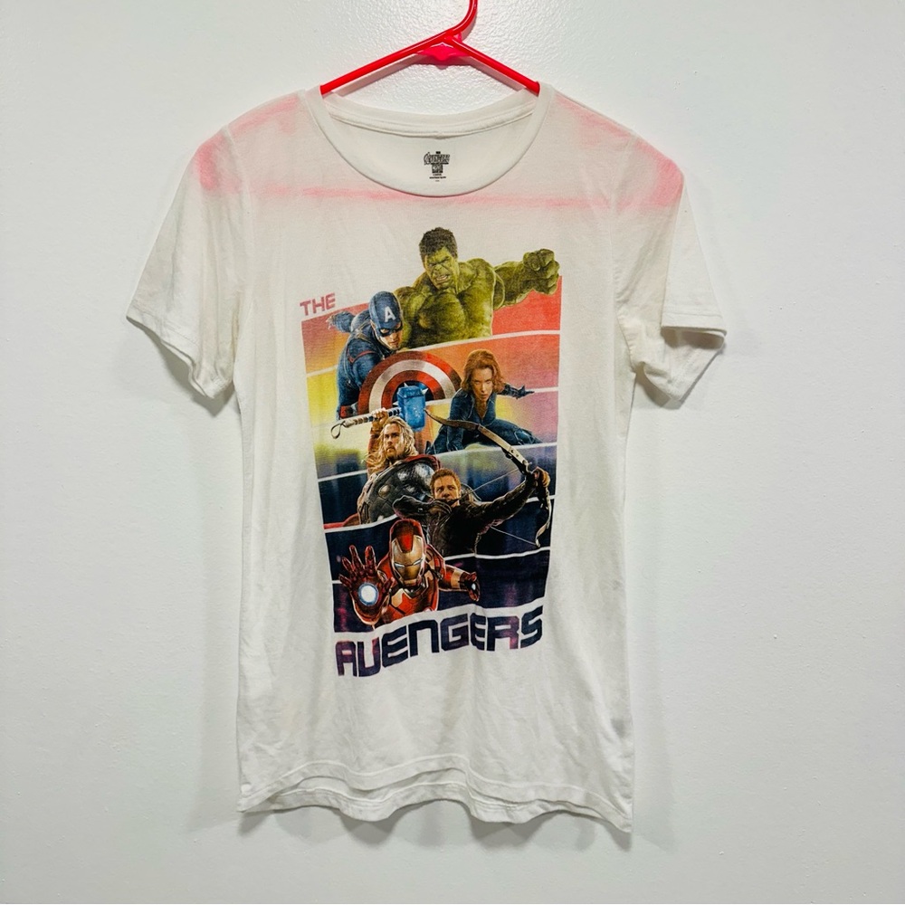 The avengers T-shirt Hulk Captain America black widow Iron Man shirt size medium